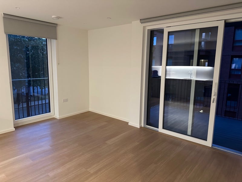 Room Hawser Lane in Greater London