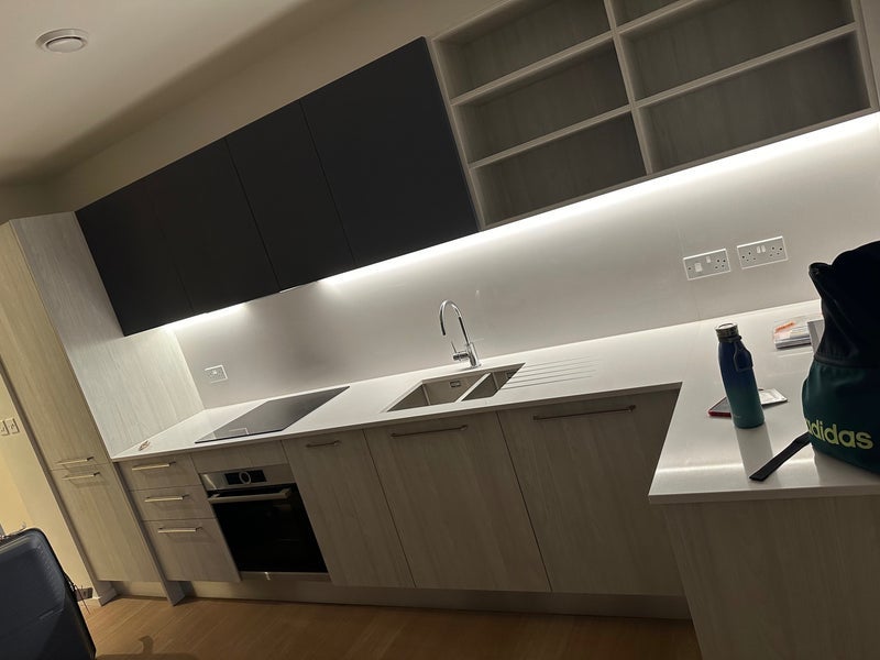 Room Hawser Lane in Greater London