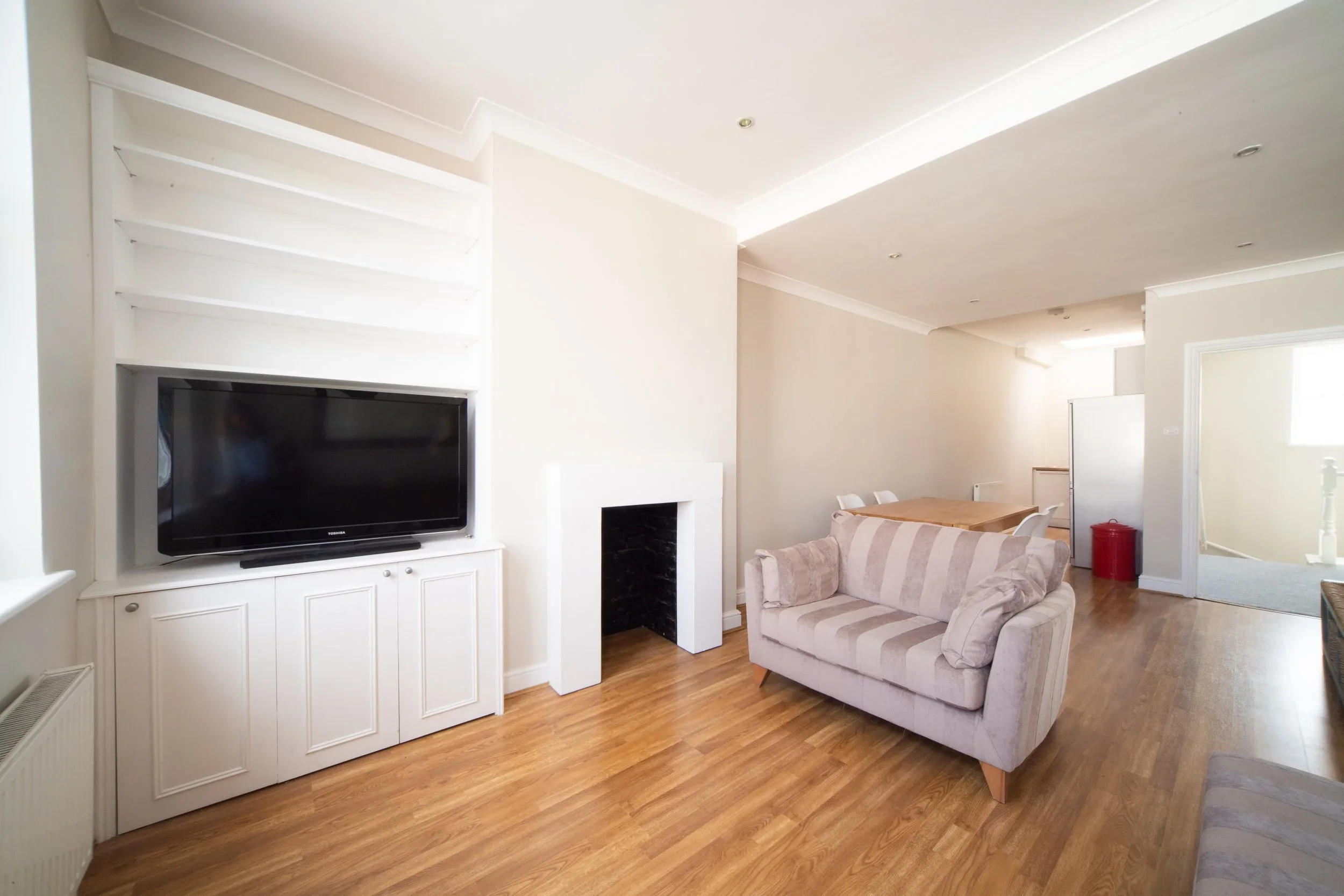 Flat Balham High Road in Greater London
