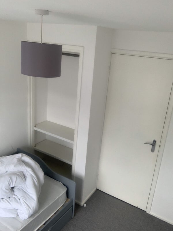 Room Plaw Hatch Close in East Hertfordshire