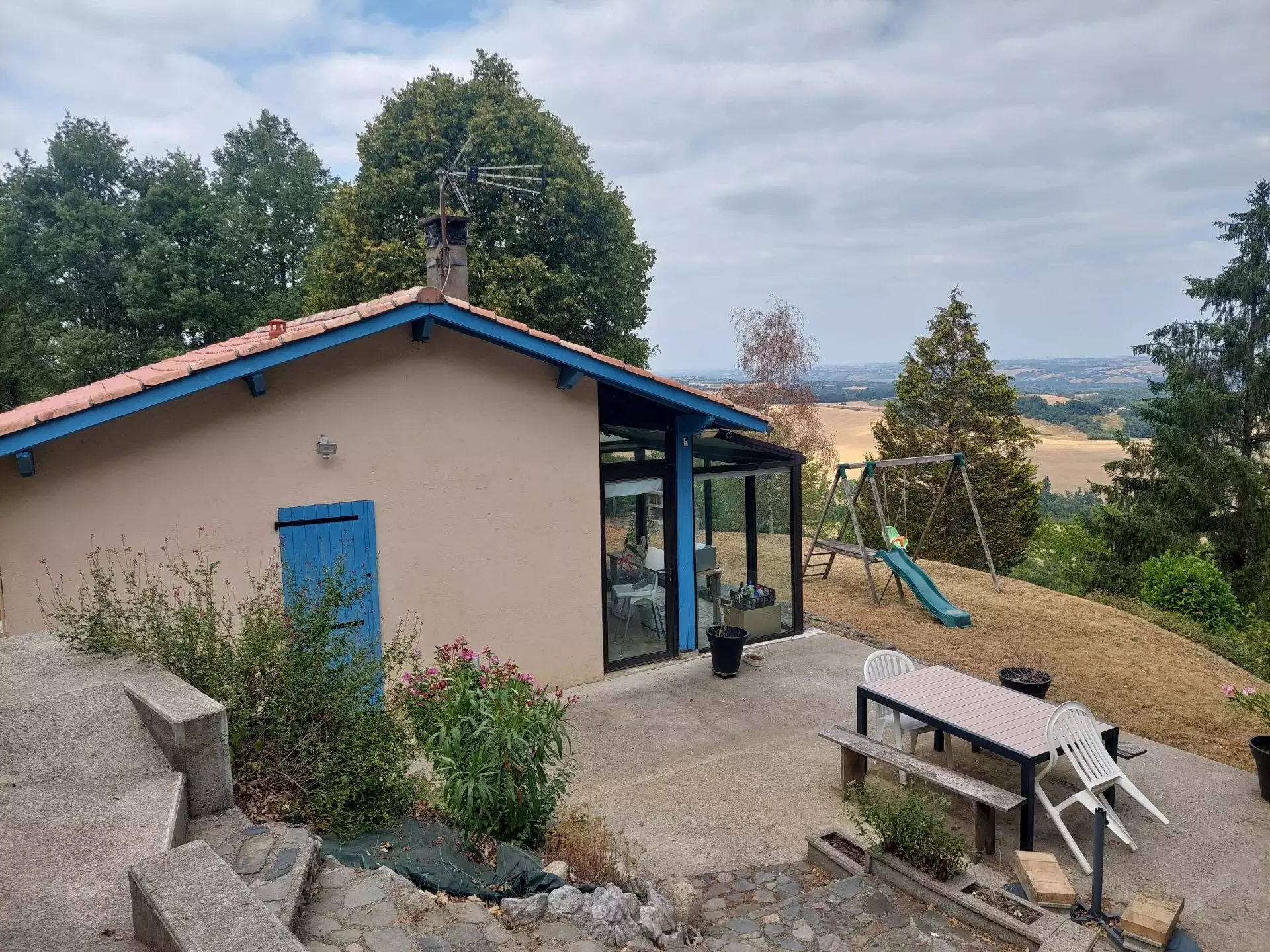 House Place de la Halle in Montesquieu-Volvestre