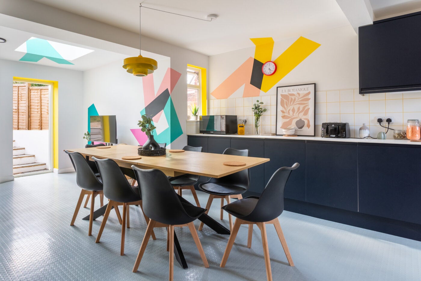 Flat Selham Close in Stanmer
