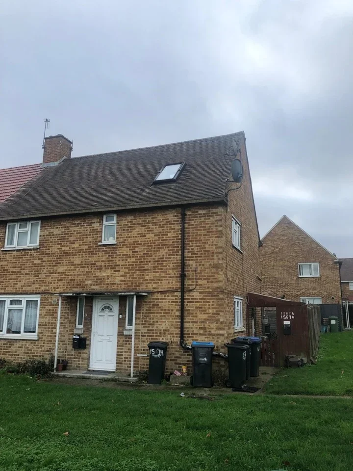Flat Bullsmoor Lane in Greater London