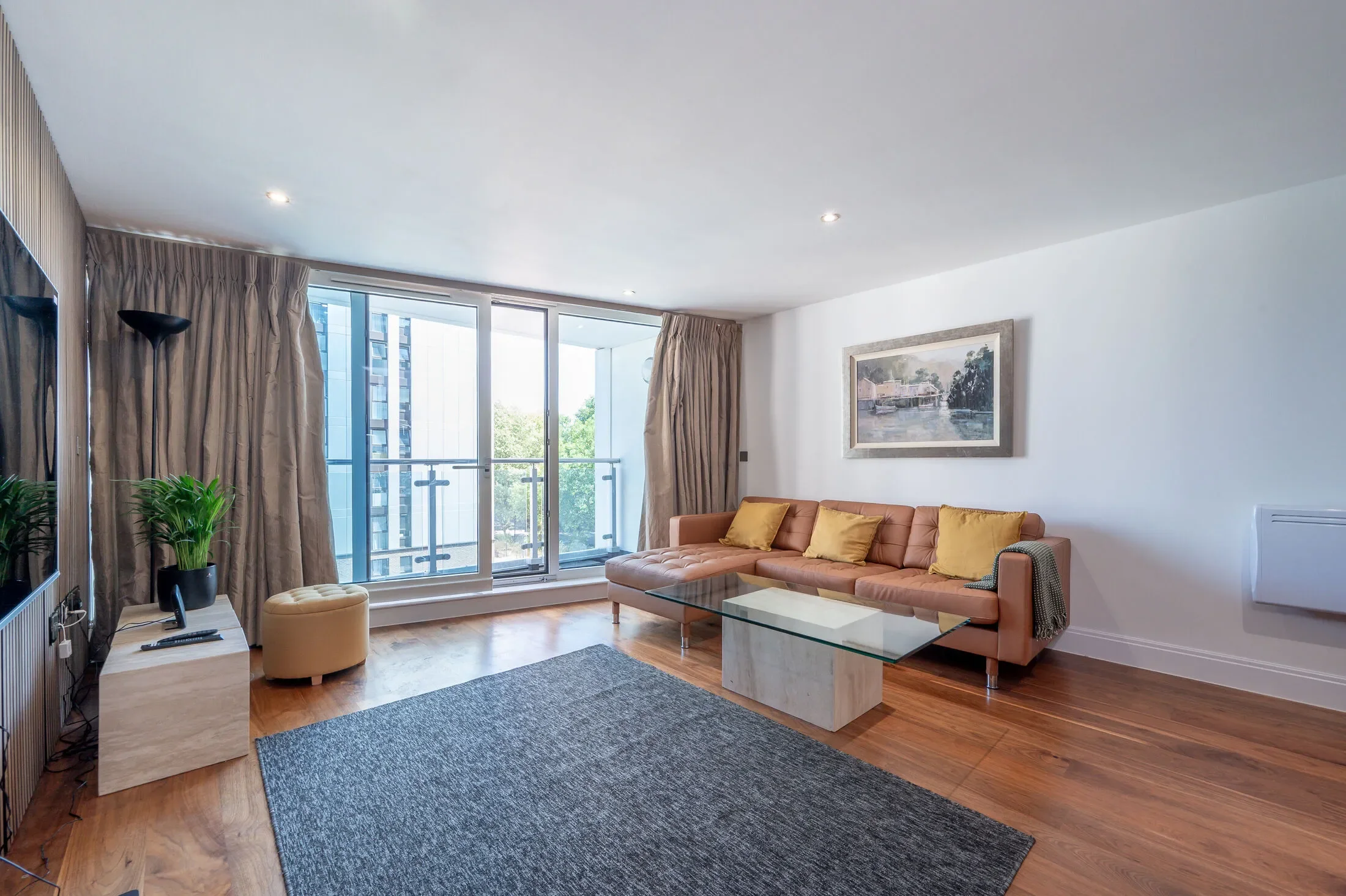 Flat Winchester Mews in Greater London