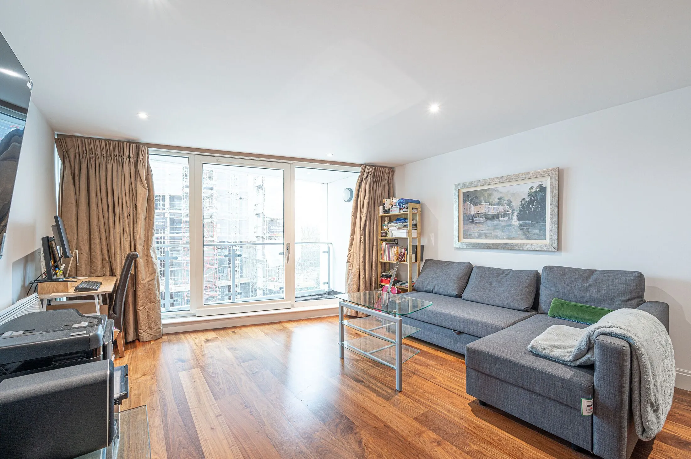 Flat Winchester Mews in Greater London