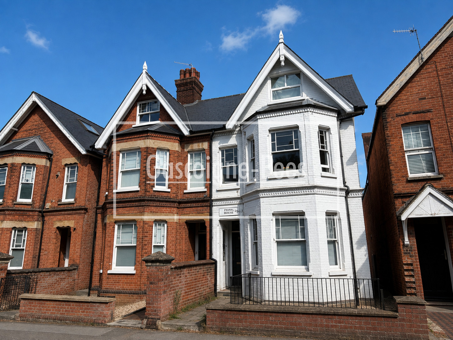 Flat Station Approach in Guildford