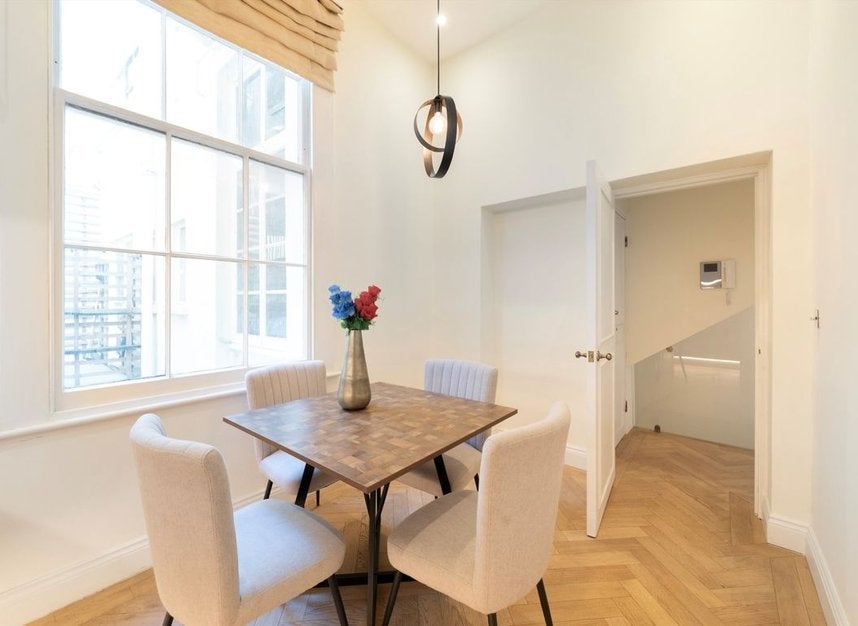Flat Chesham Street in City of Westminster