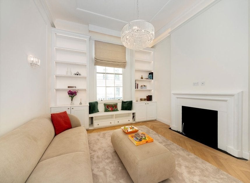 Flat Chesham Street in City of Westminster