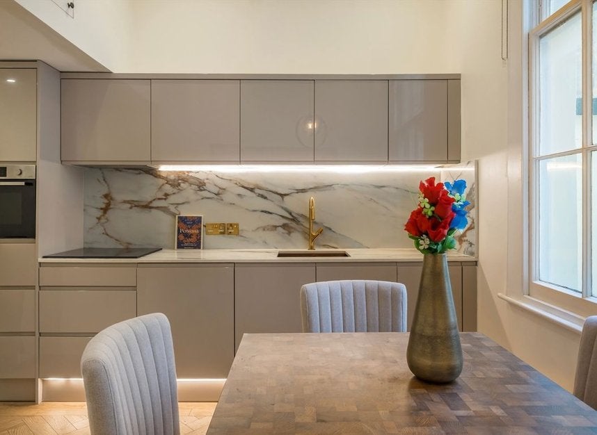 Flat Chesham Street in City of Westminster