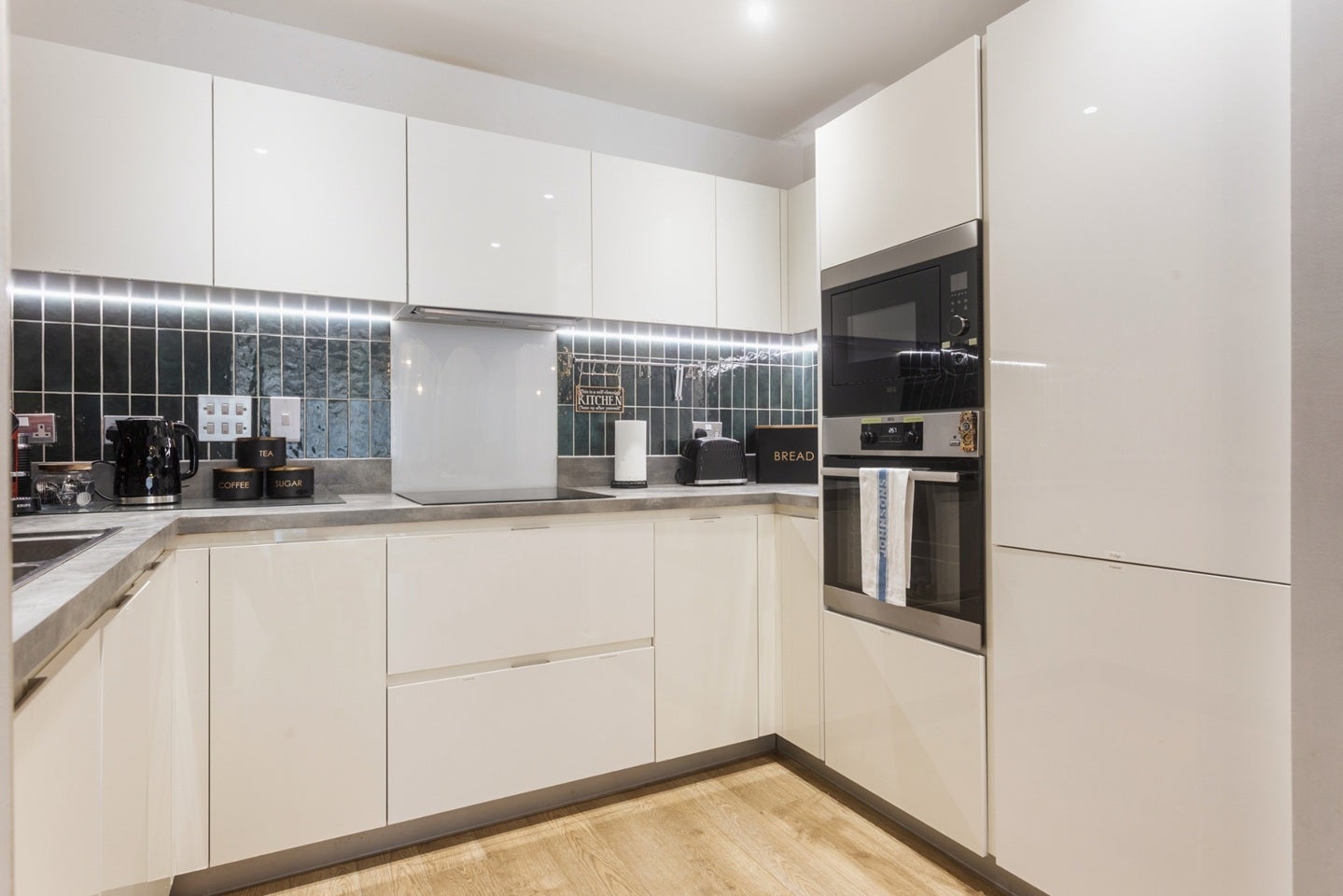 Flat Madeira Street in Greater London