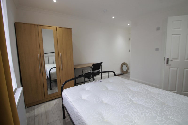 Room Portgate Close in City of Westminster