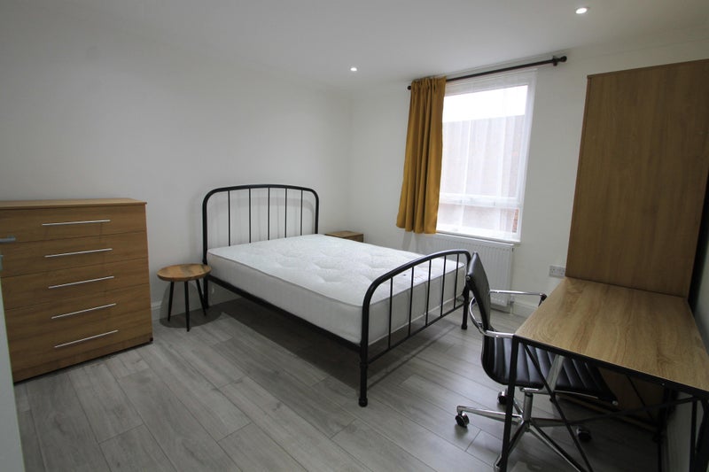 Room Portgate Close in City of Westminster