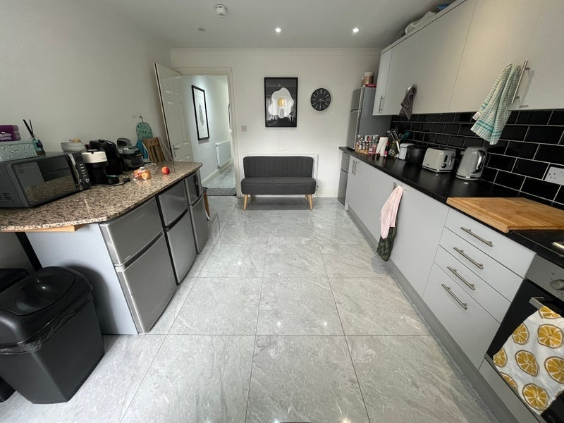 Room Portgate Close in City of Westminster