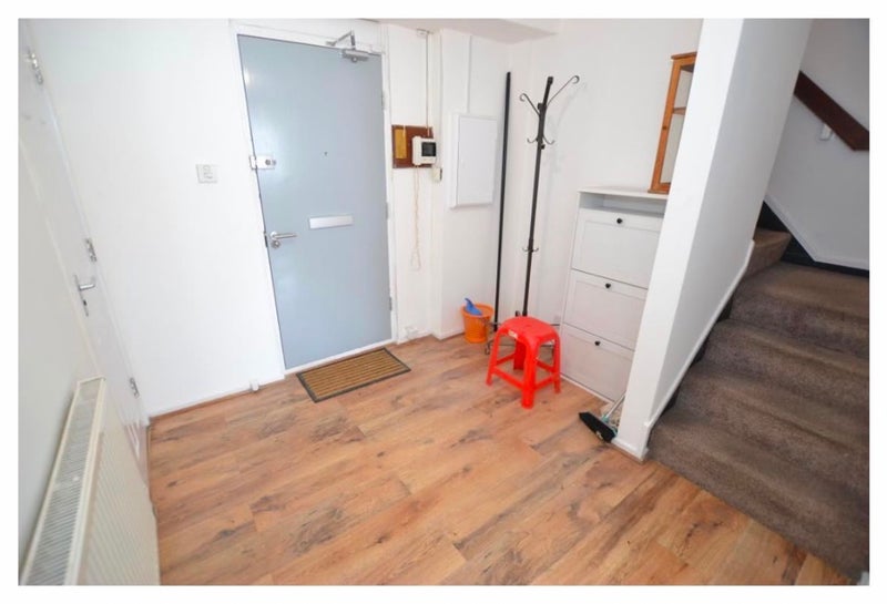 Room Clovelly Way in Greater London