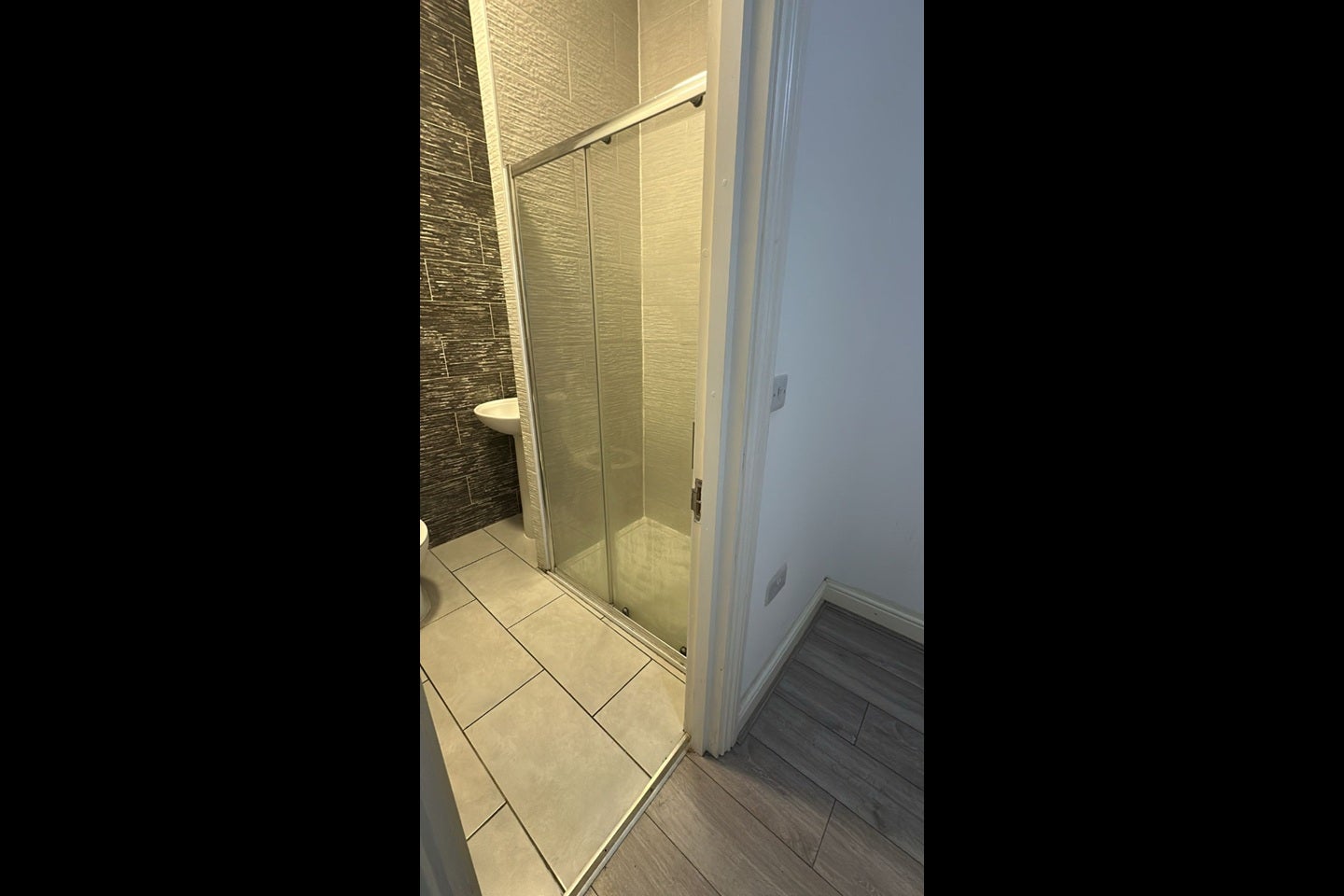 Room Eversleigh Road in Greater London