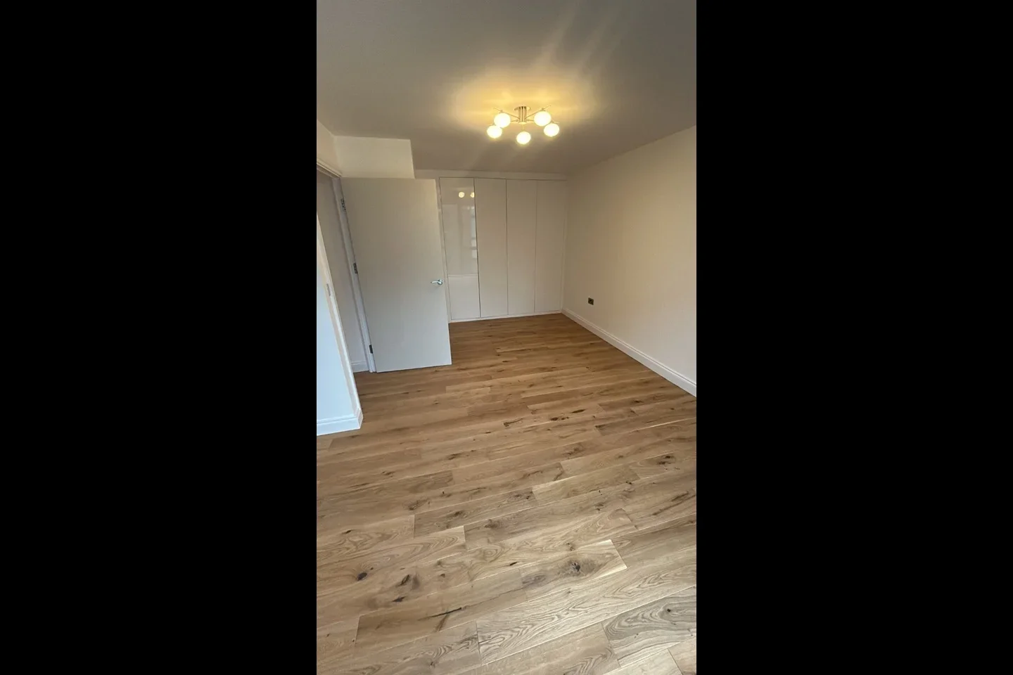Flat Joslin Avenue in Greater London
