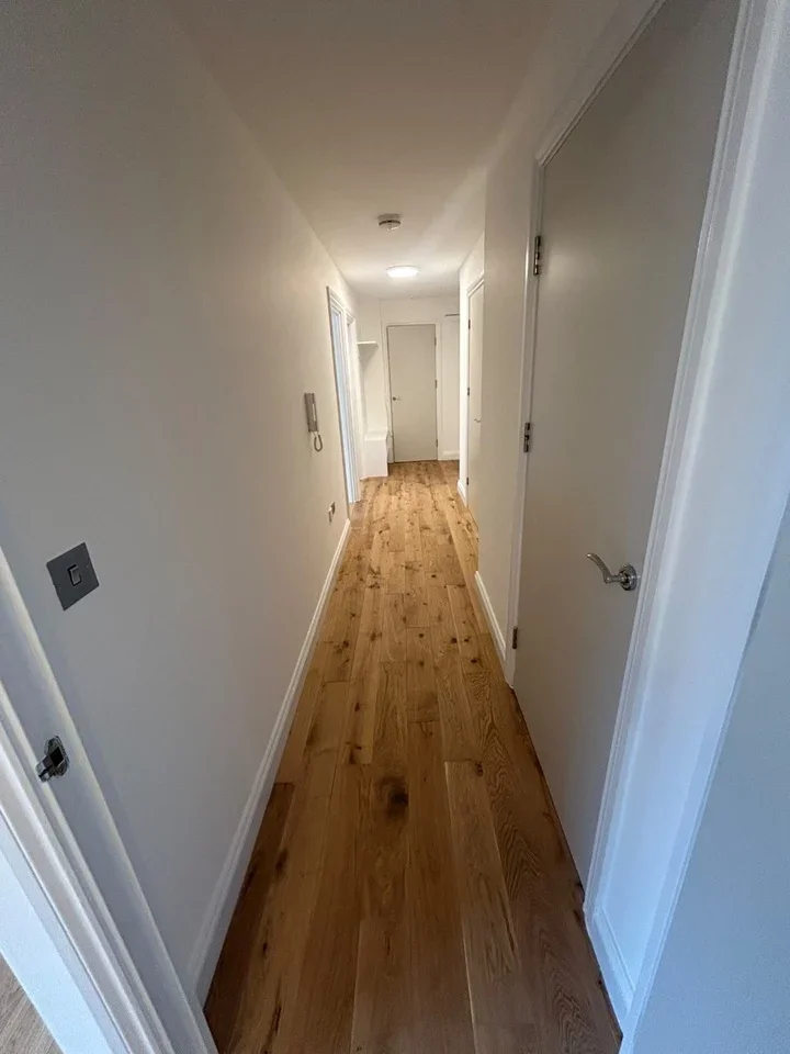 Flat Joslin Avenue in Greater London