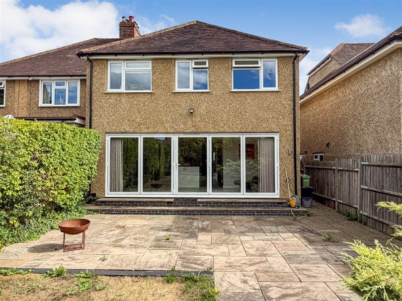 House Fairmead Avenue in St Albans
