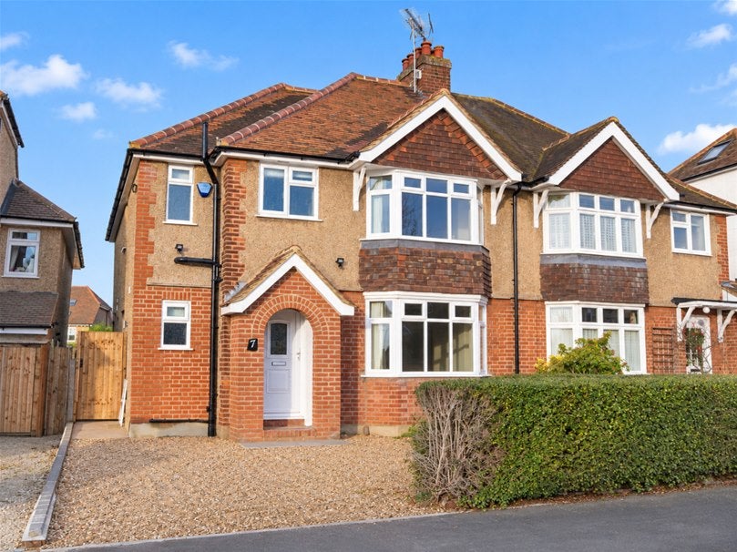 House Fairmead Avenue in St Albans