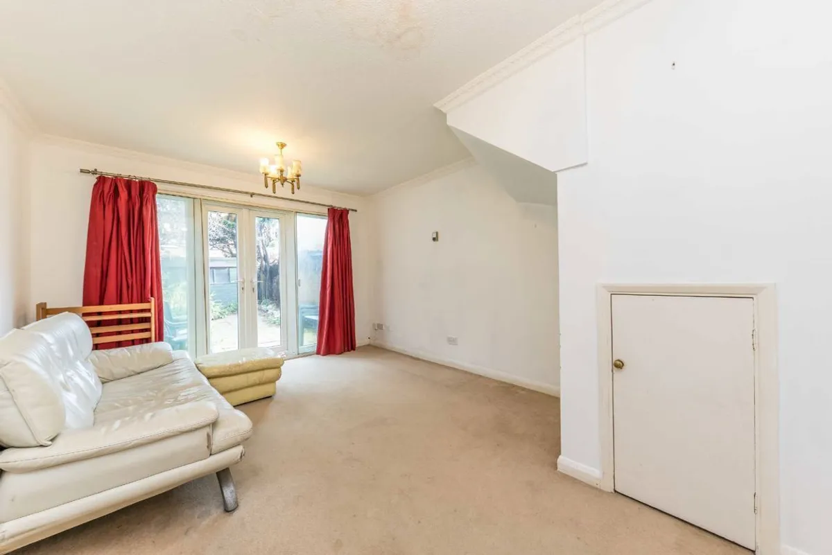 House Moreton Avenue in Greater London