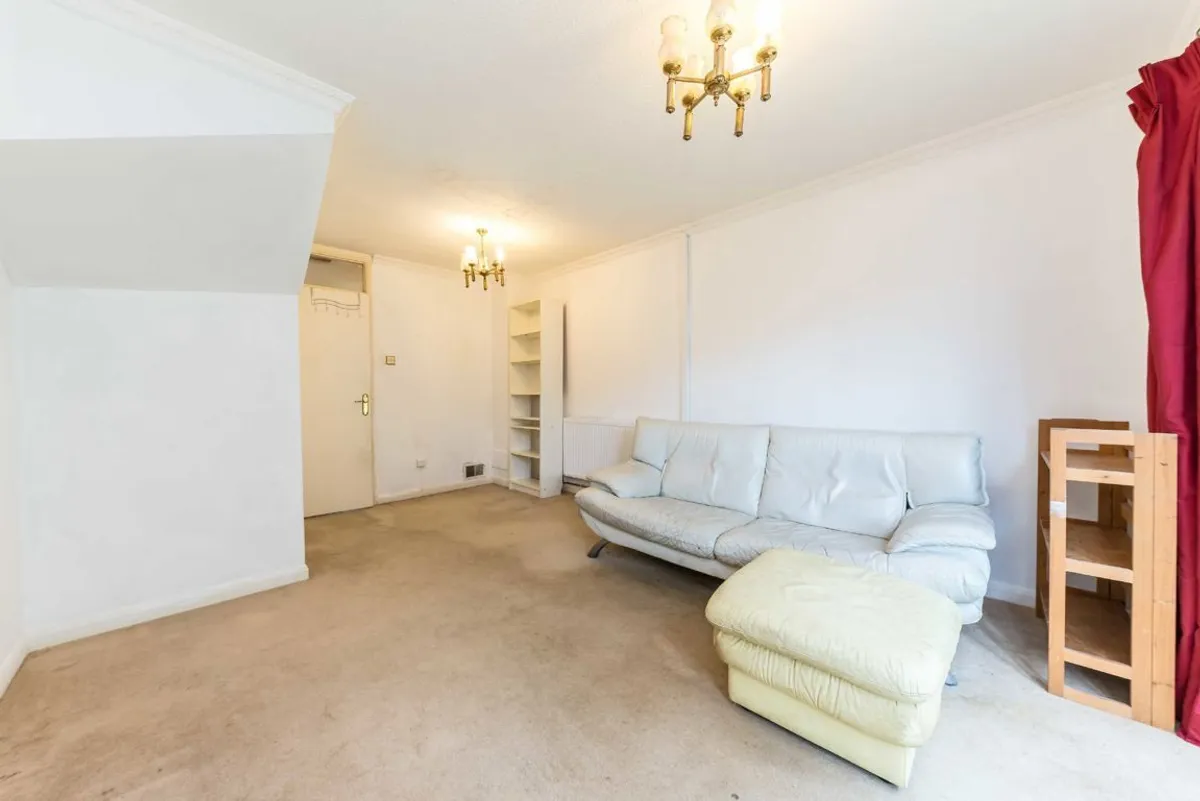House Moreton Avenue in Greater London