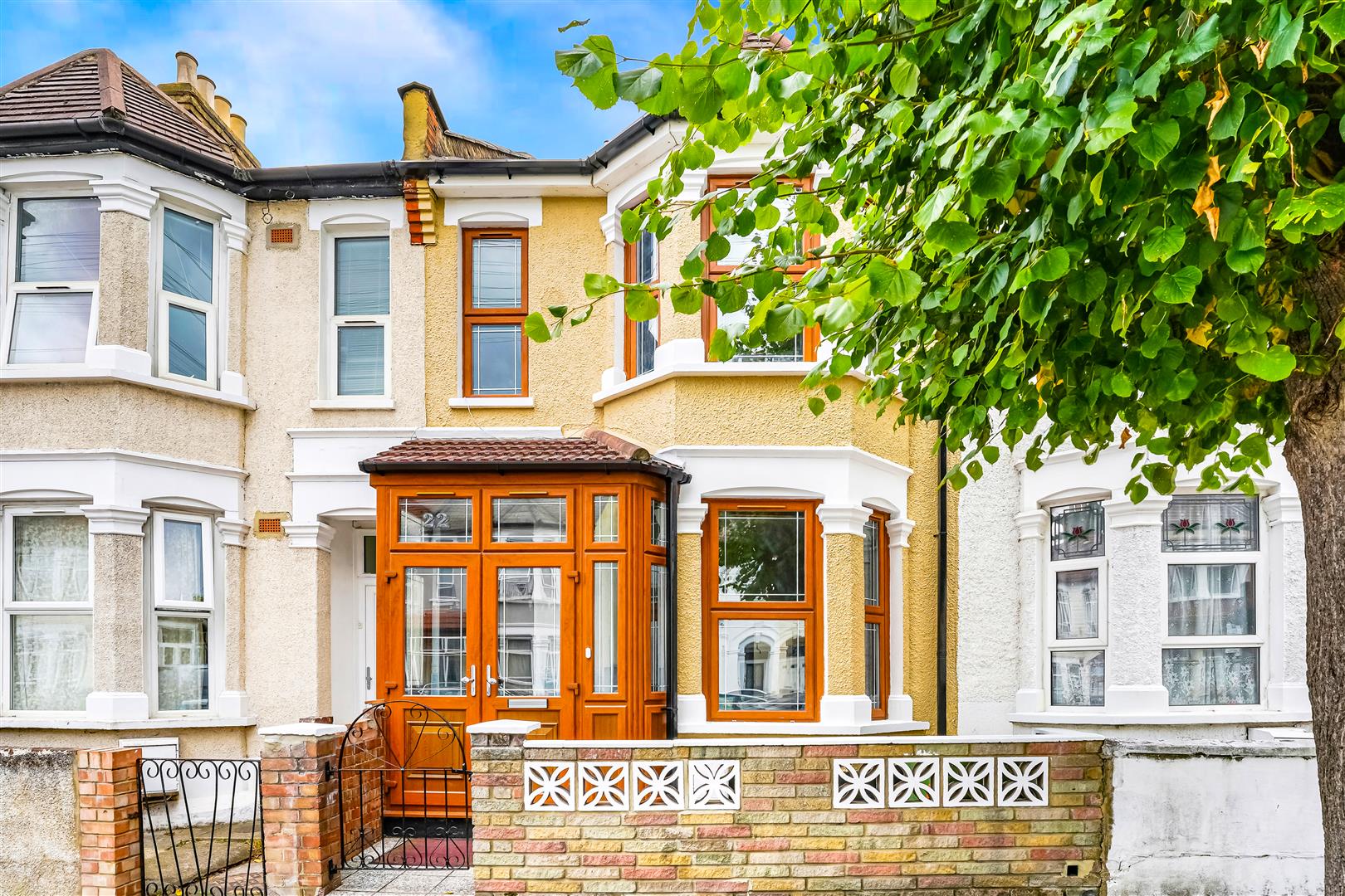 House East Avenue in Greater London
