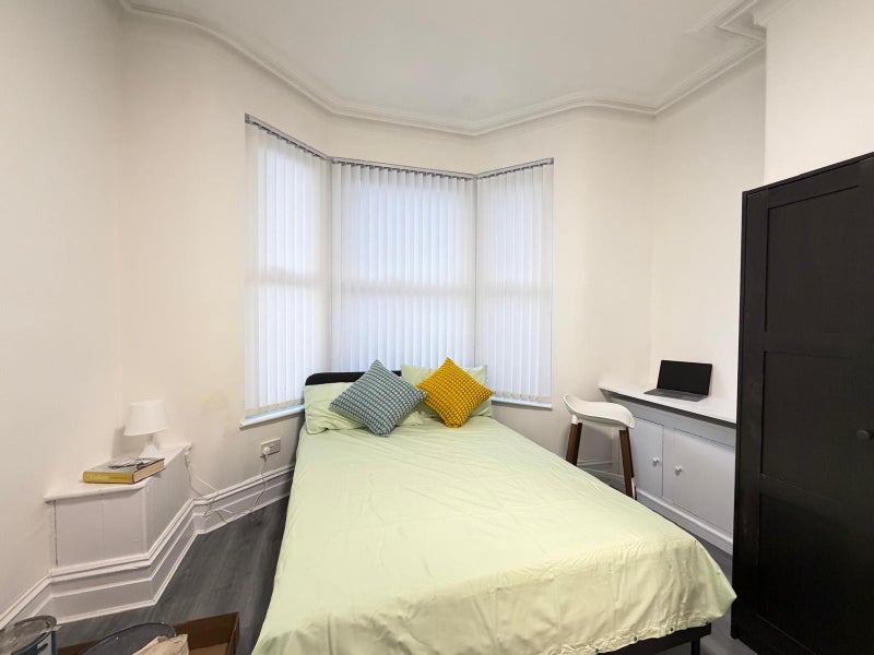 Room Bedford Road in Liverpool