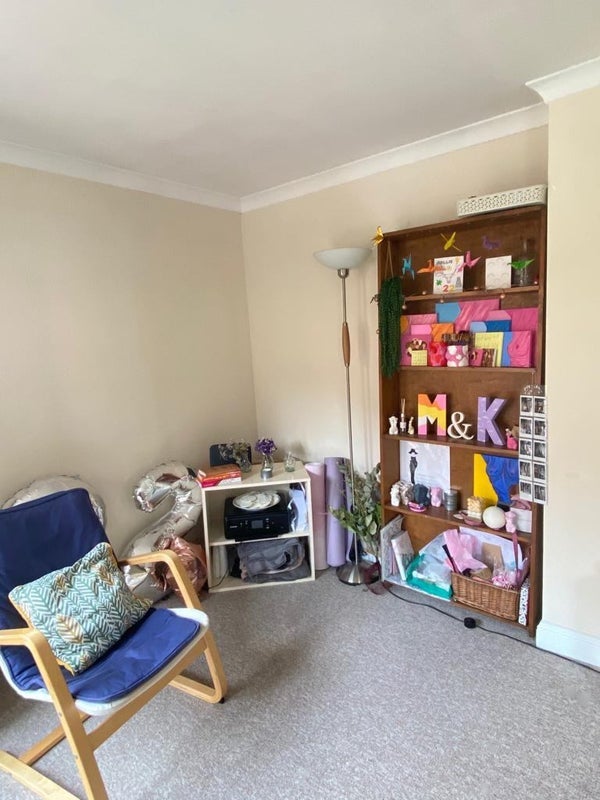 Room Parsonage Square in Glasgow