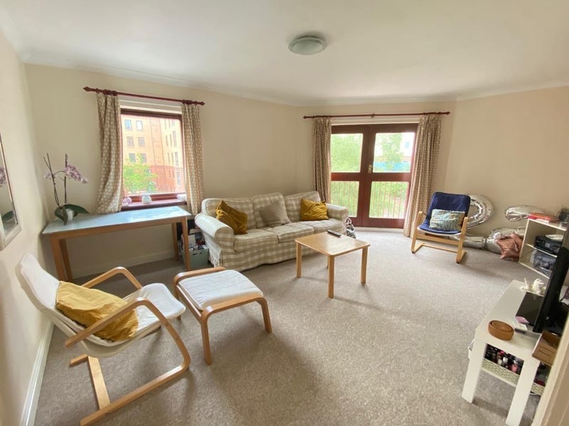 Room Parsonage Square in Glasgow