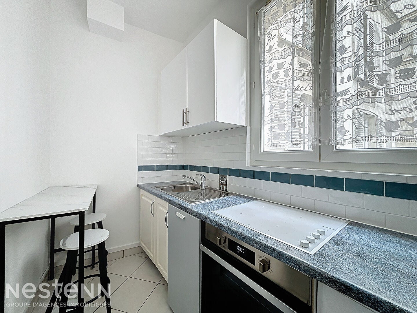 Flat Rue Des Moines in Paris