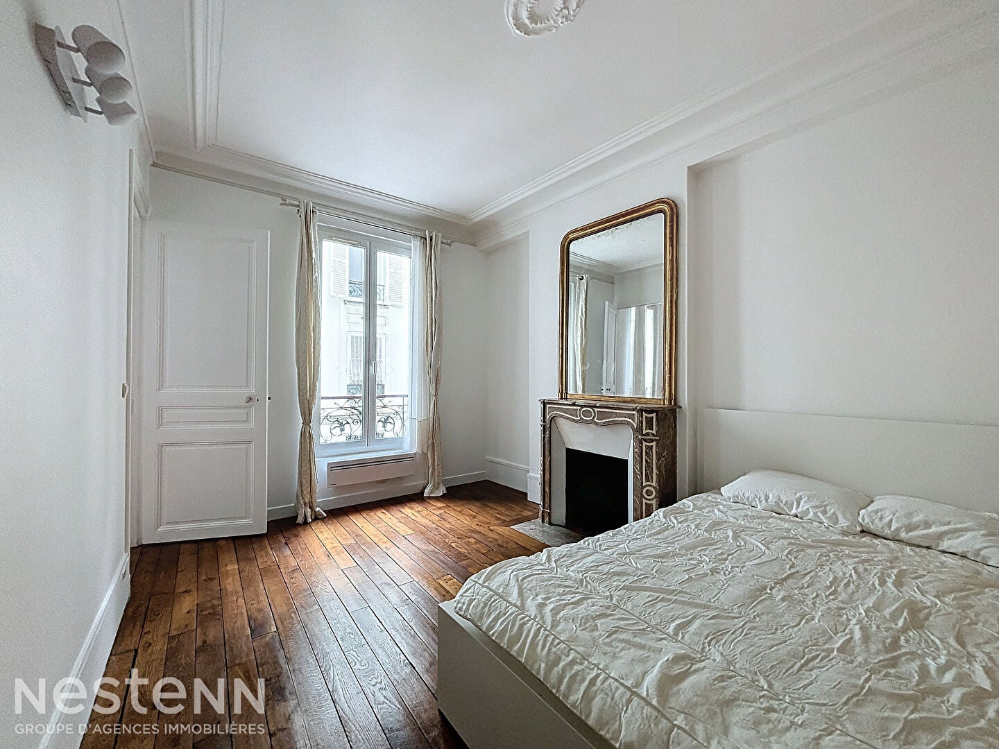 Flat Rue Des Moines in Paris
