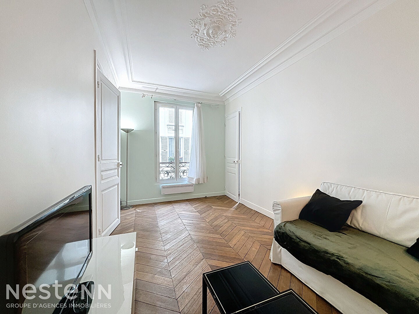 Flat Rue Des Moines in Paris