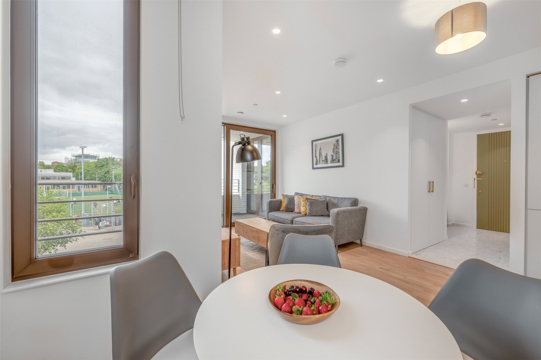 Flat Adelaide Road in Greater London