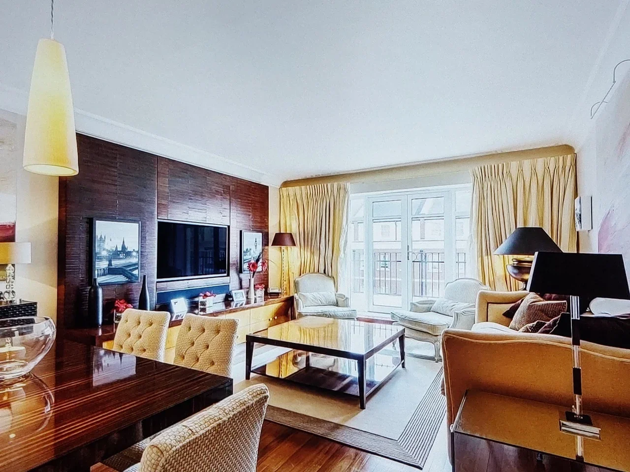 Flat Montague Street in Greater London