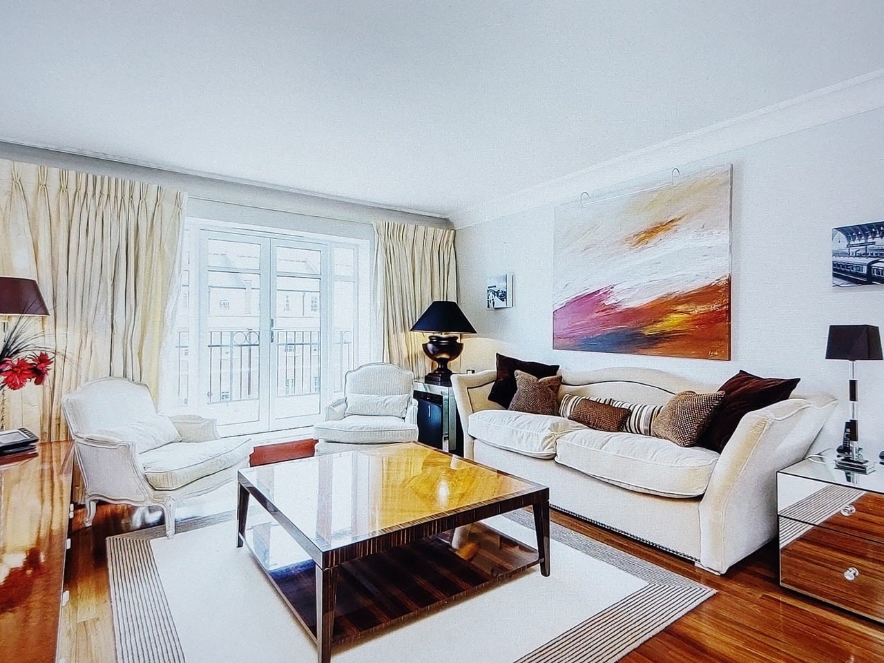 Flat Montague Street in Greater London