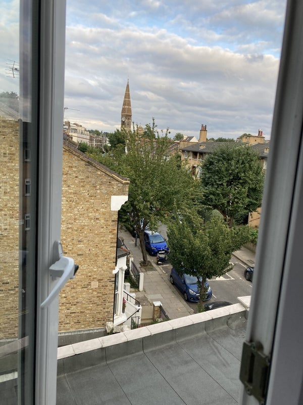 Room Shepherds Bush Road in Greater London