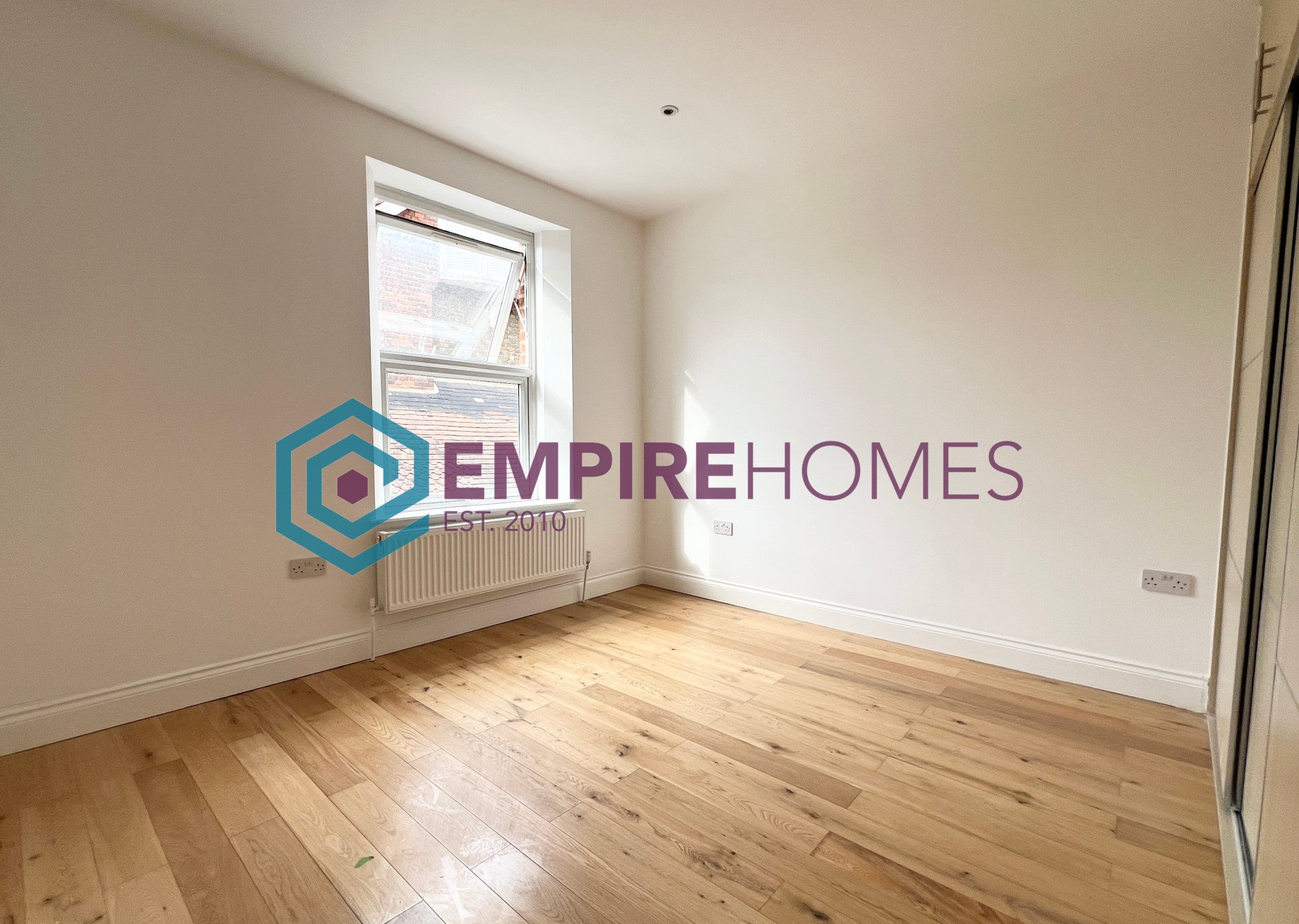 Flat Wellington Road in Greater London