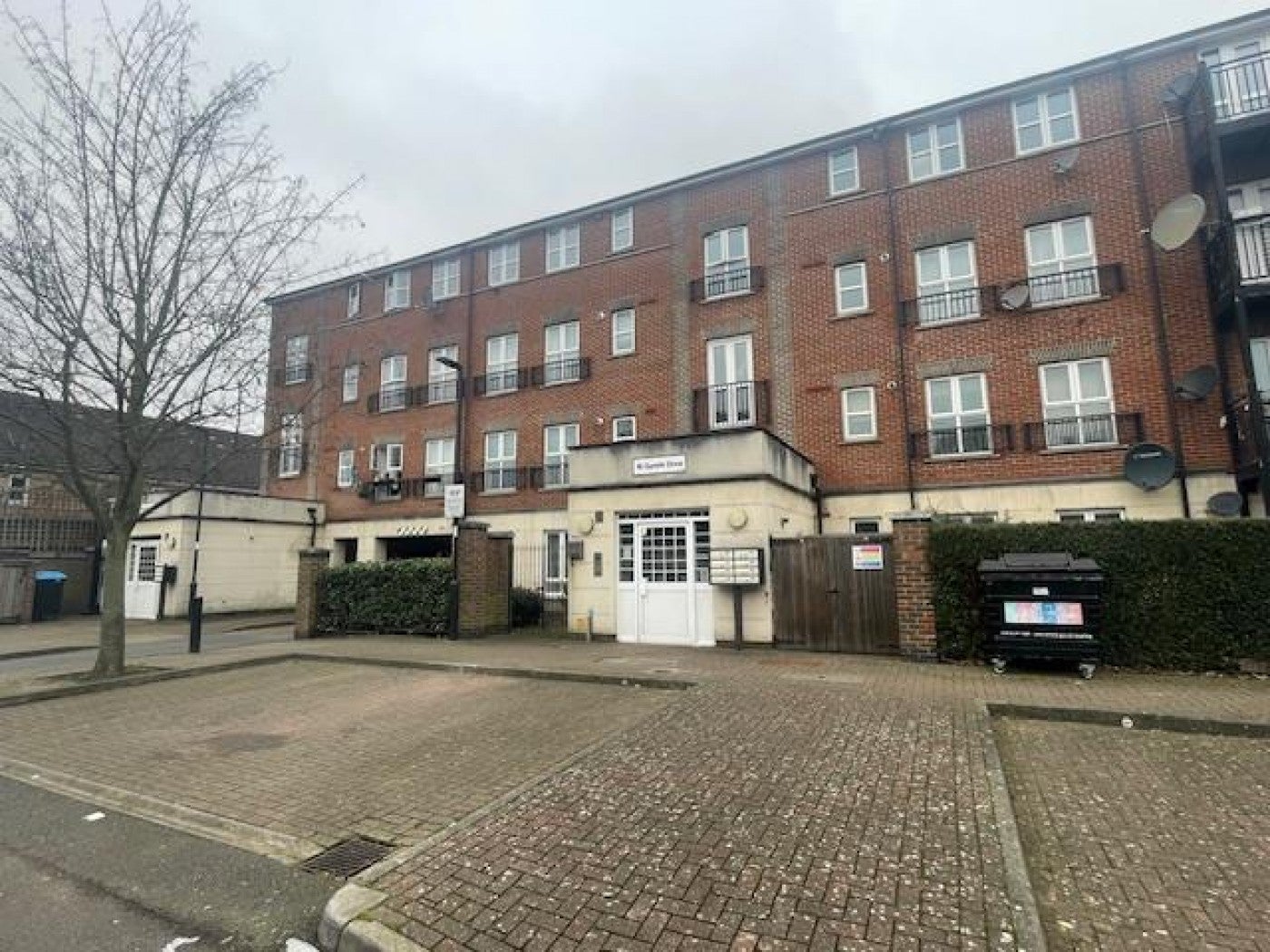 Flat Gareth Drive in Greater London