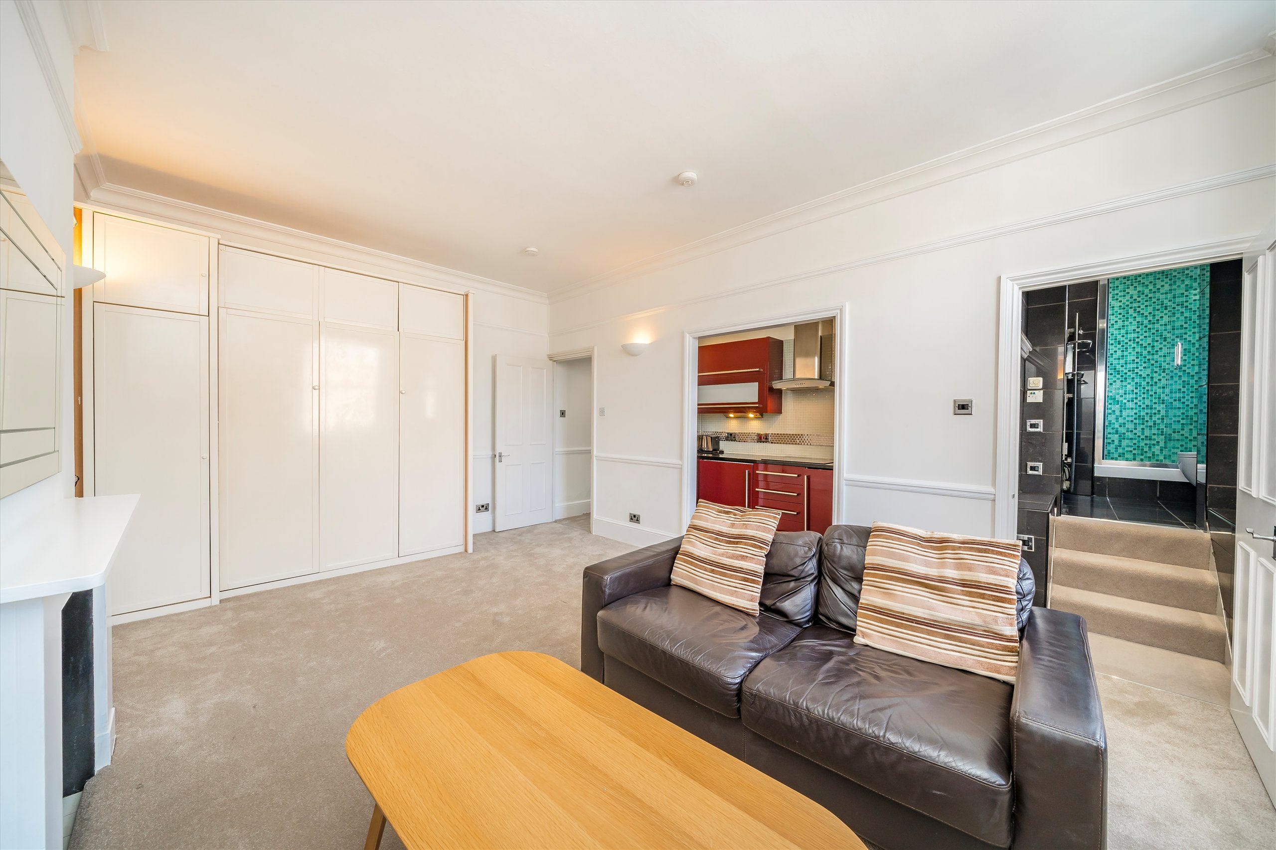 Flat Lowndes Street in City of Westminster