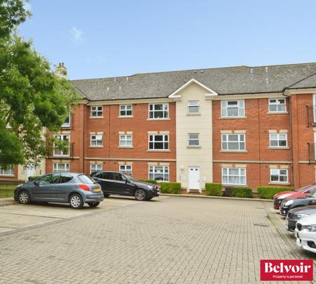 Flat Stapleford Close in Chelmsford