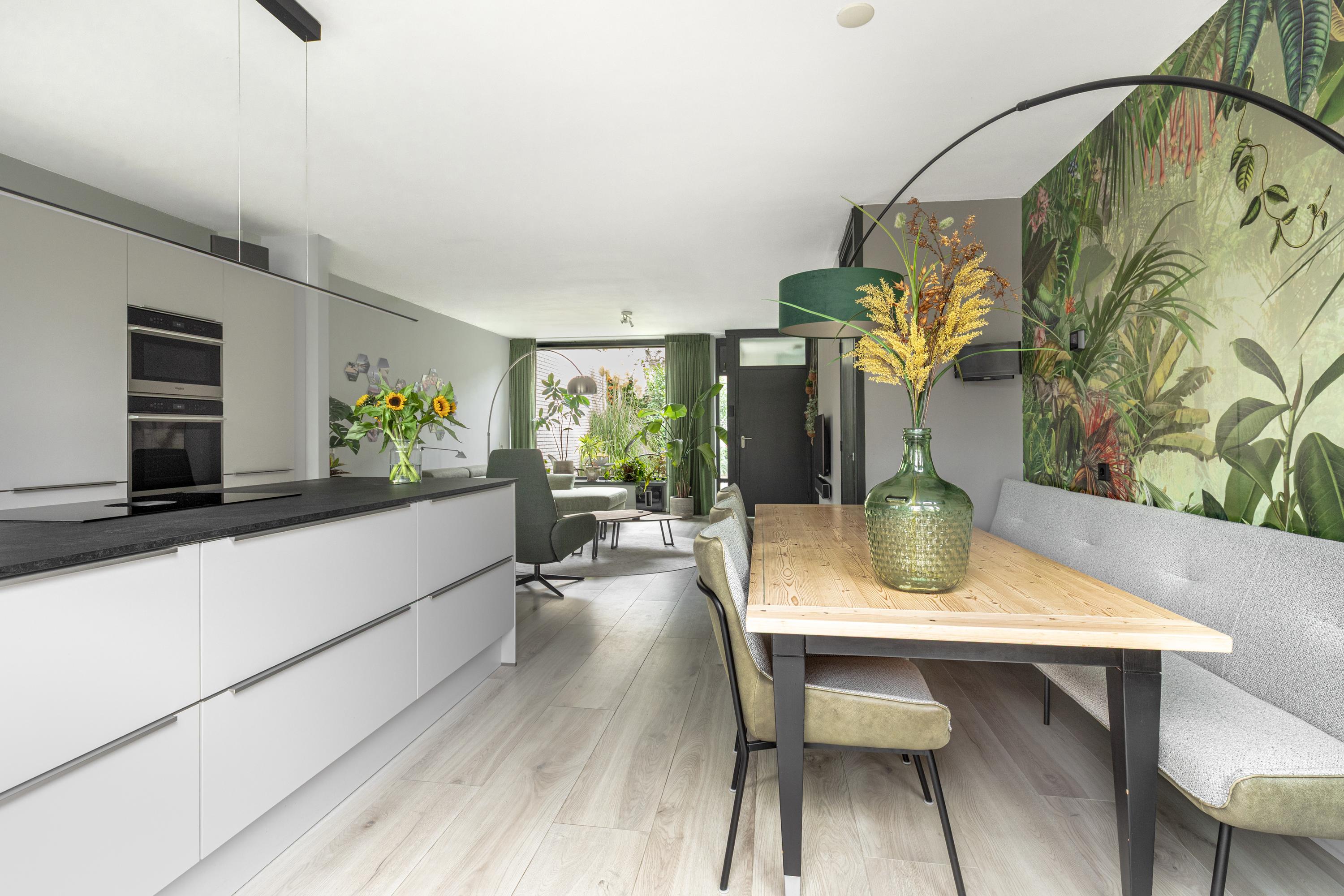 Tussenwoning te koop: Kempen 87, Haarlem