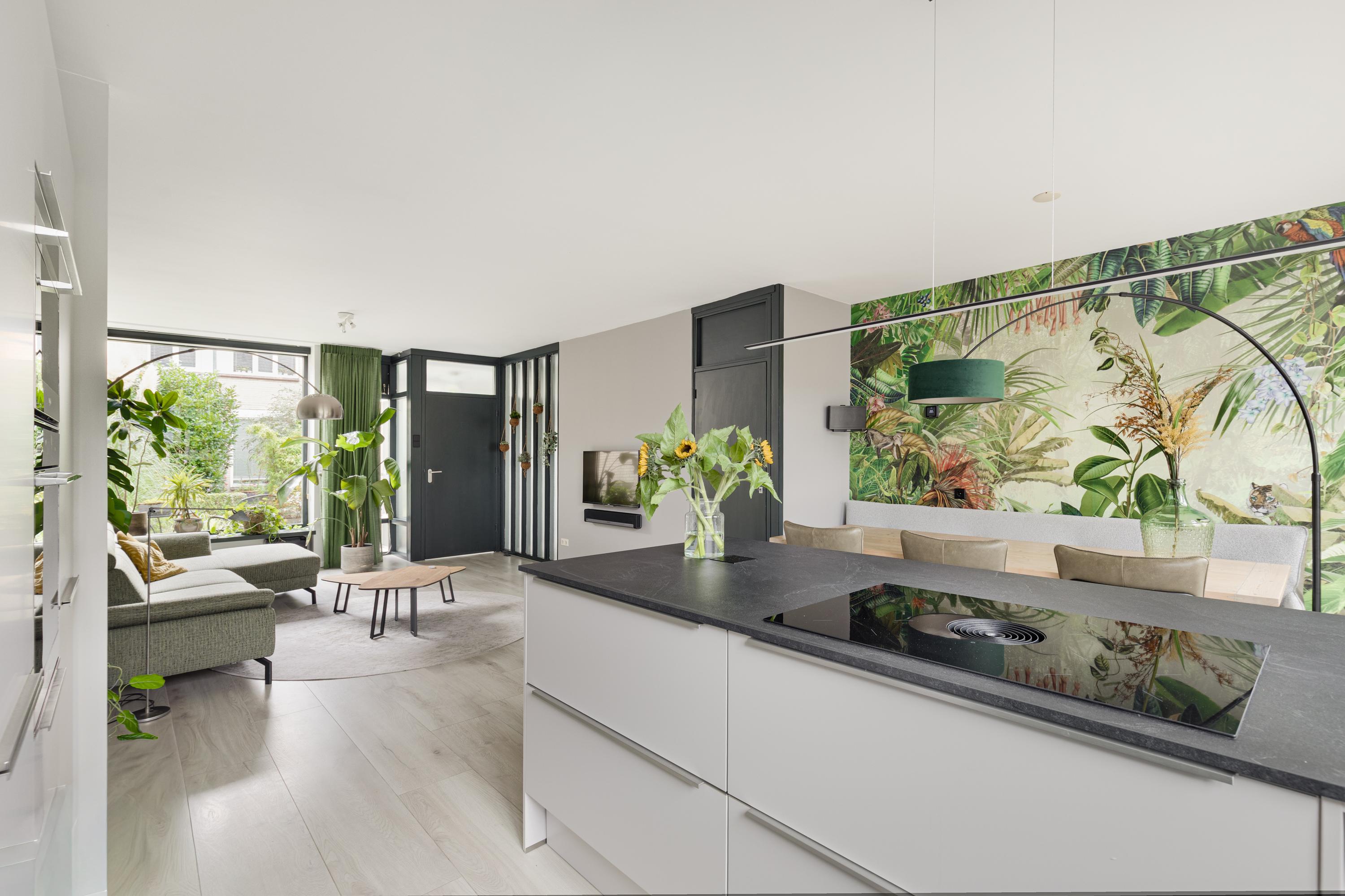 Tussenwoning te koop: Kempen 87, Haarlem