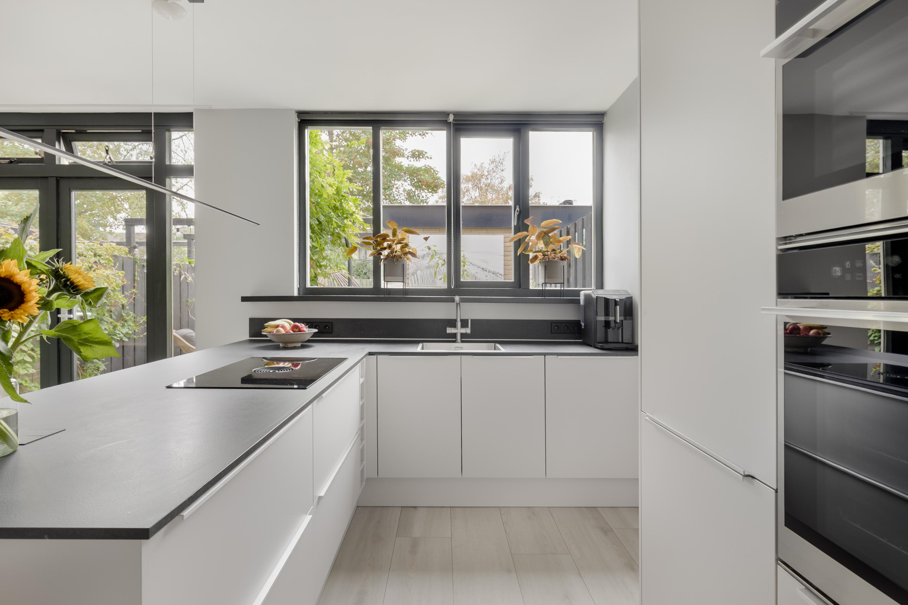Tussenwoning te koop: Kempen 87, Haarlem