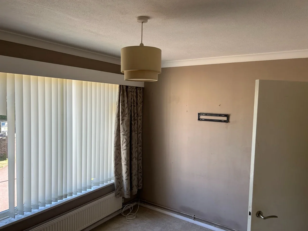 Room Ashburnham Road in Eastbourne