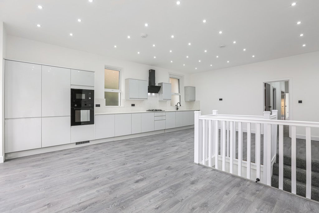Flat Grosvenor Avenue in Greater London