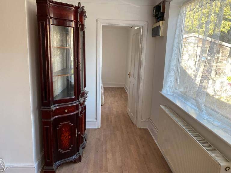 Flat Sheepcote Road in Greater London