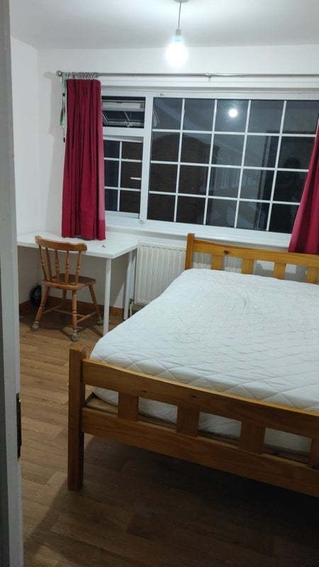 Room Myrtle Grove in Nottingham