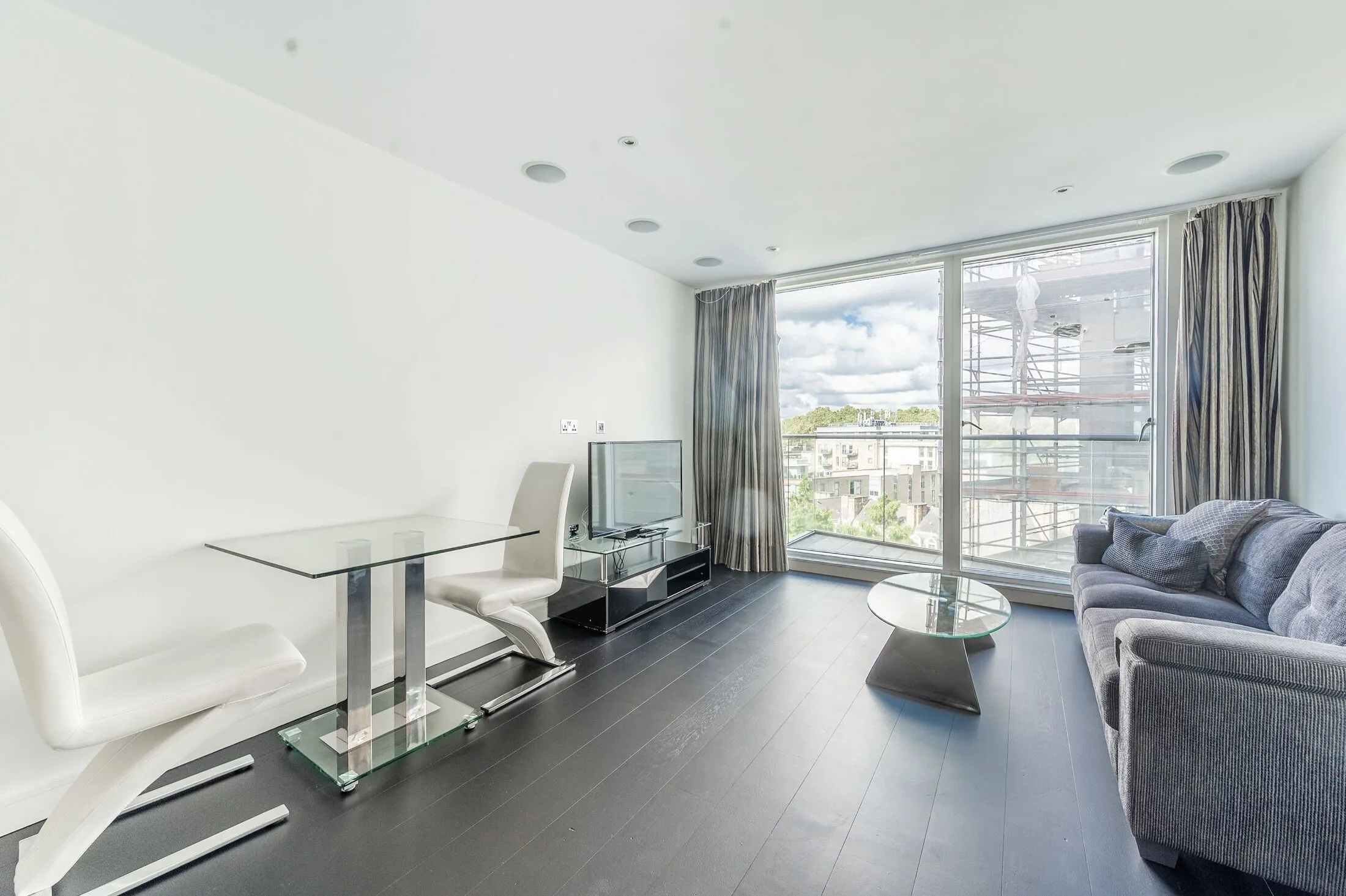 Flat Gatliff Road in City of Westminster