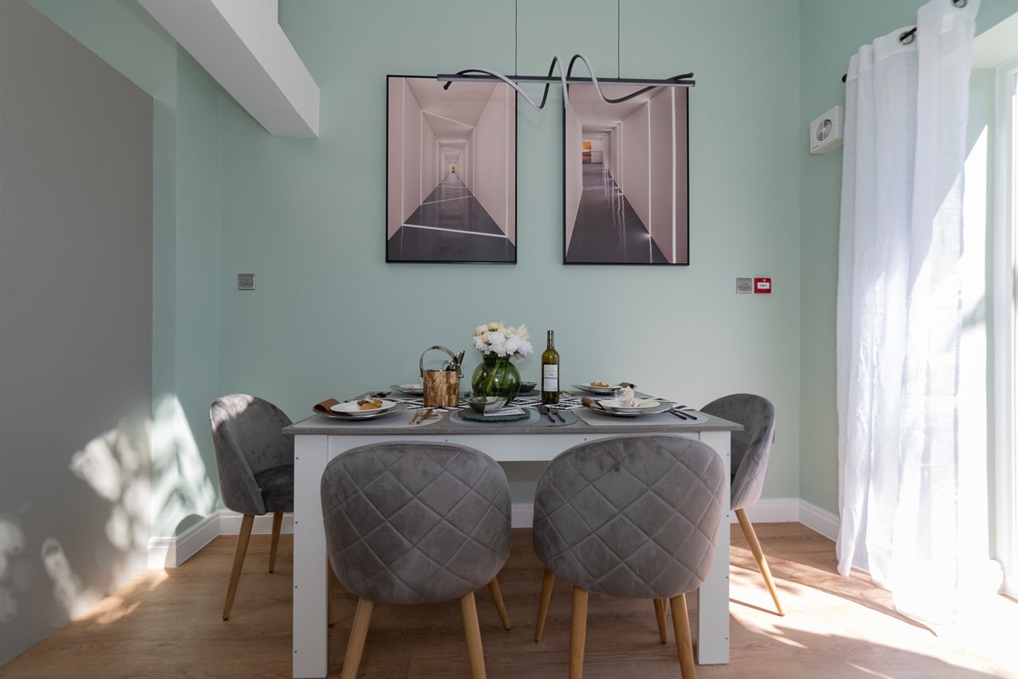 Room Meadow Road in Greater London