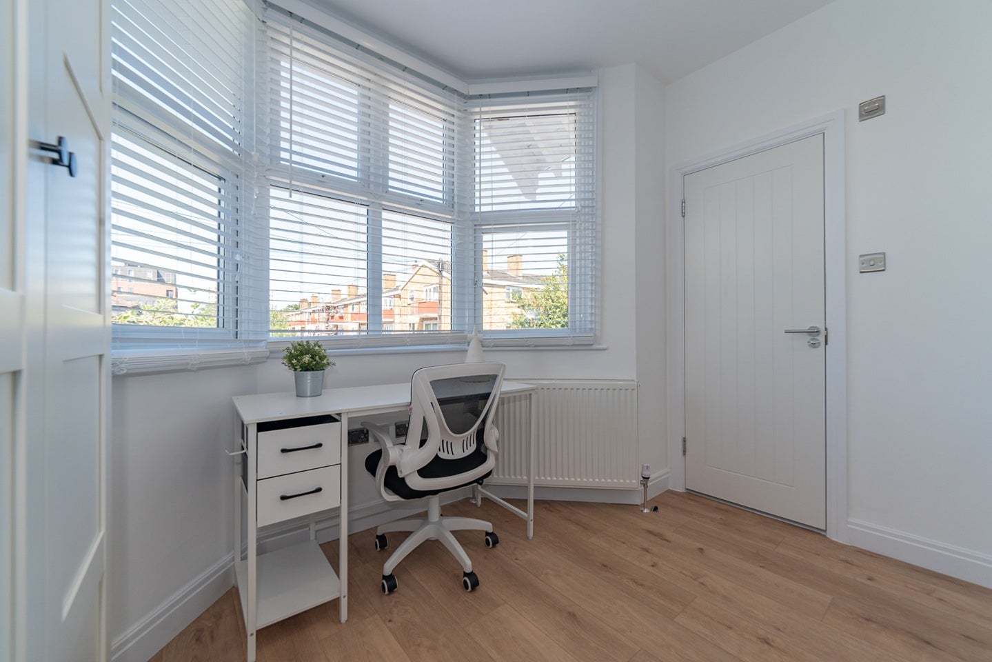 Room Meadow Road in Greater London